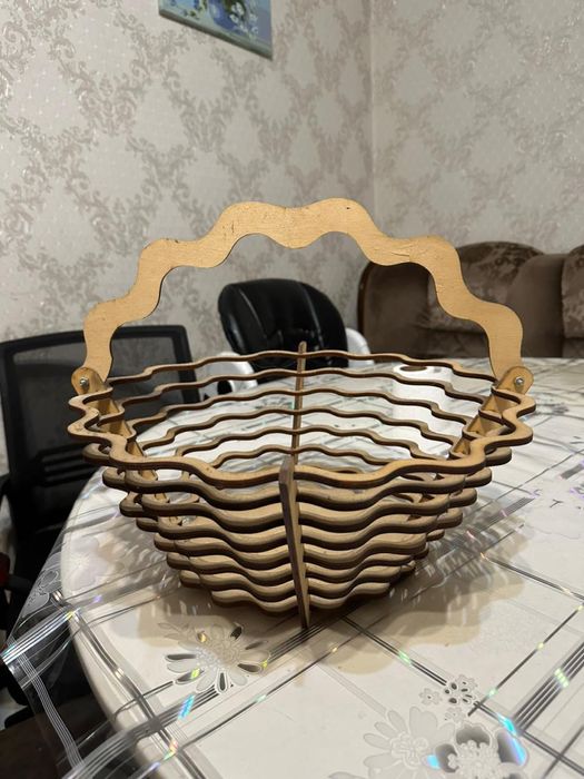 Продам корзину деревянную