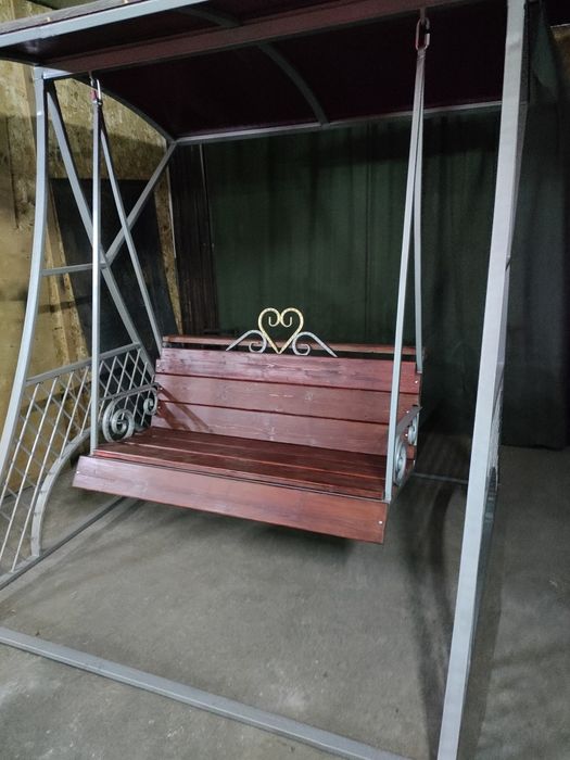 Продам красивую качелю.