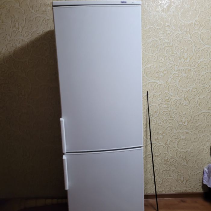 Продам холодильник(срочно)