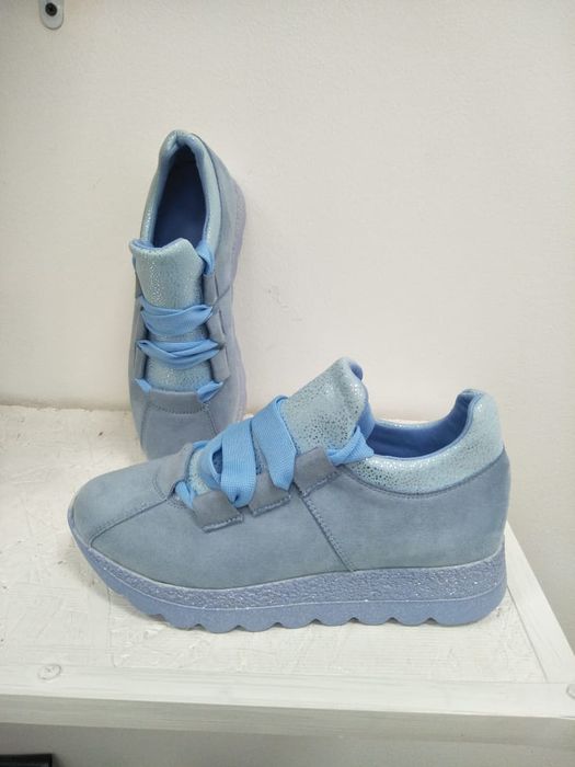 Женская кожаная обувь