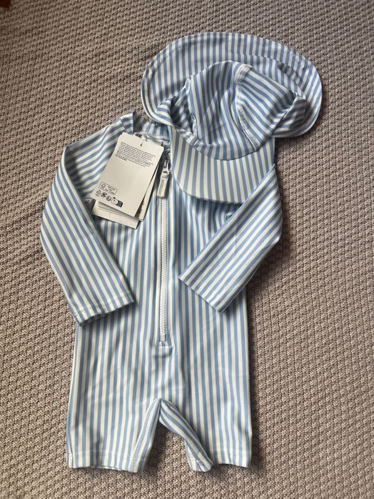 Set costum de baie cu palarie