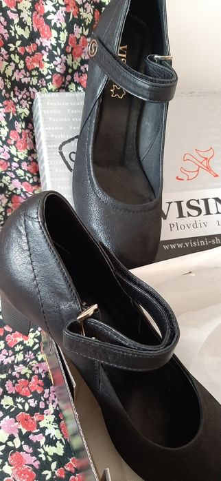 Нови дамски обувки на ток