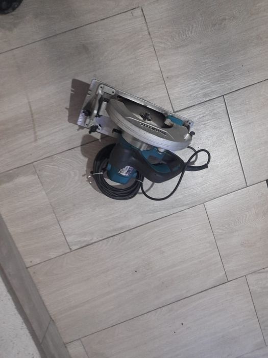 Circular Makita  HS 7601