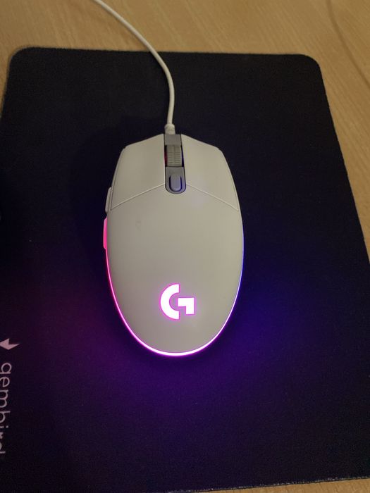 Продаю мышь Logitech g102