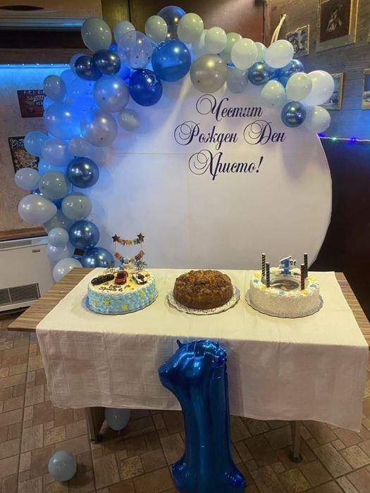 Арка за балони, винил и ел. помпа за балони,цилиндър за торта,под наем