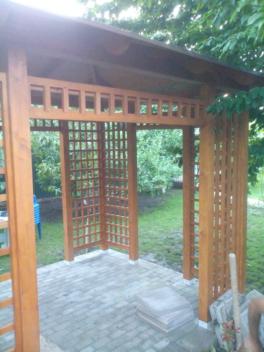 Foisoare, Terase, Cabane stil A-Frame si Case din structura de lemn