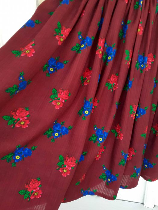 Sumna de par cu flori