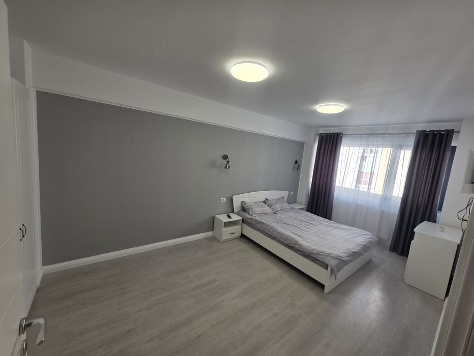 Închiriez apartament