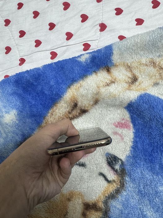 Продам Iphone XS