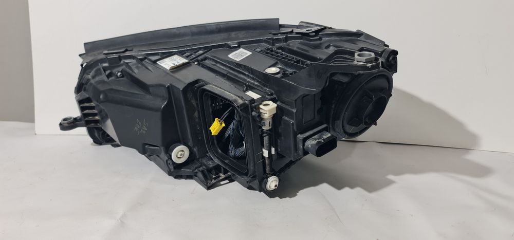 Far dreapta Mercedes GLE W167 Multibeam Led