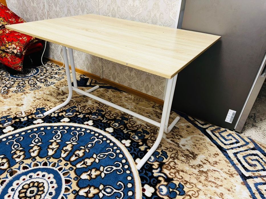 Стол 1. 20 м хорошом состояние