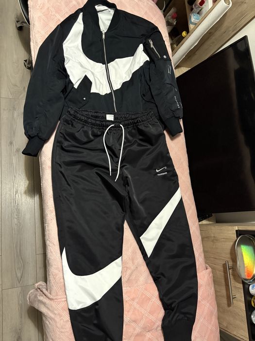 Trening nike trademark swoosh