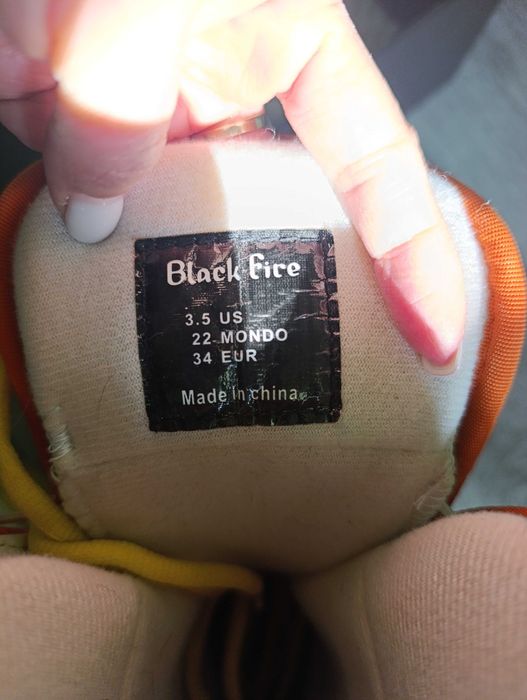 Продам сноуборд с ботинками и крепами