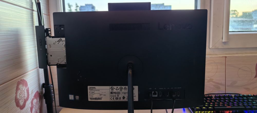 PC/Calculator AIO ALL in One Lenovo IdeaCentre 21.5" FHD_i5 8400T_12GB RAM DDR4_SSD 128Gb + HDD 1TB_