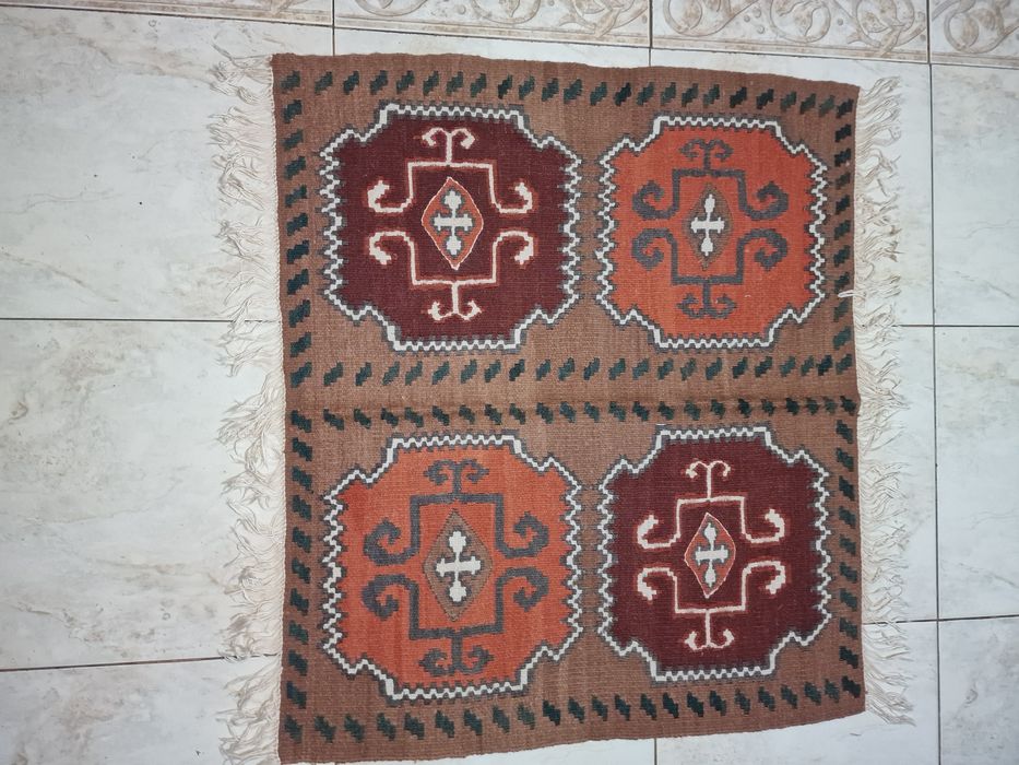 Covoare vechi traditionale