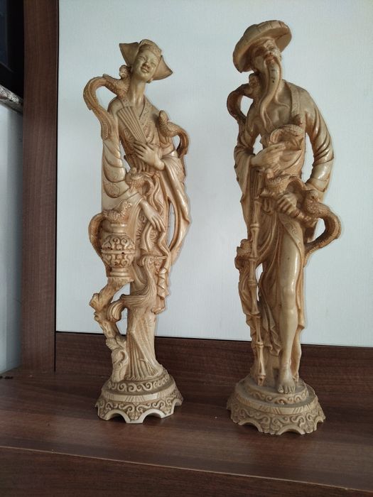 Statuete  sculptate