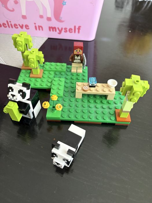 Minecraft lego Refugiul ursilor panda