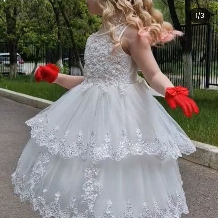 Белое платье на утренник