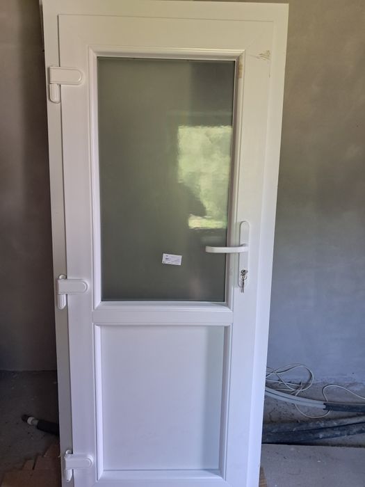 Vând ușă de termopan