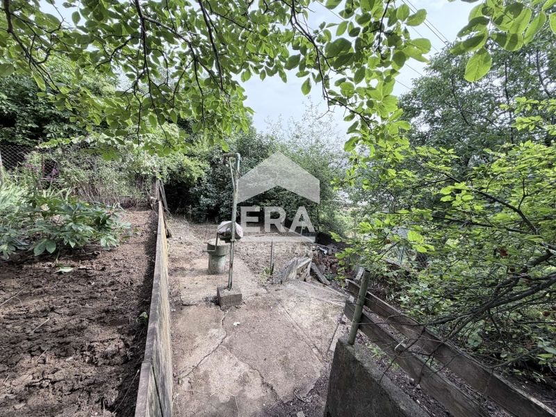 ЕКСКЛУЗИВНО! ЕРА Дръстър предлага за продажба вила в близост до бензин