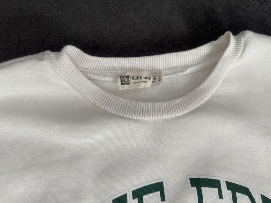 Дамски суичър в бял цвят