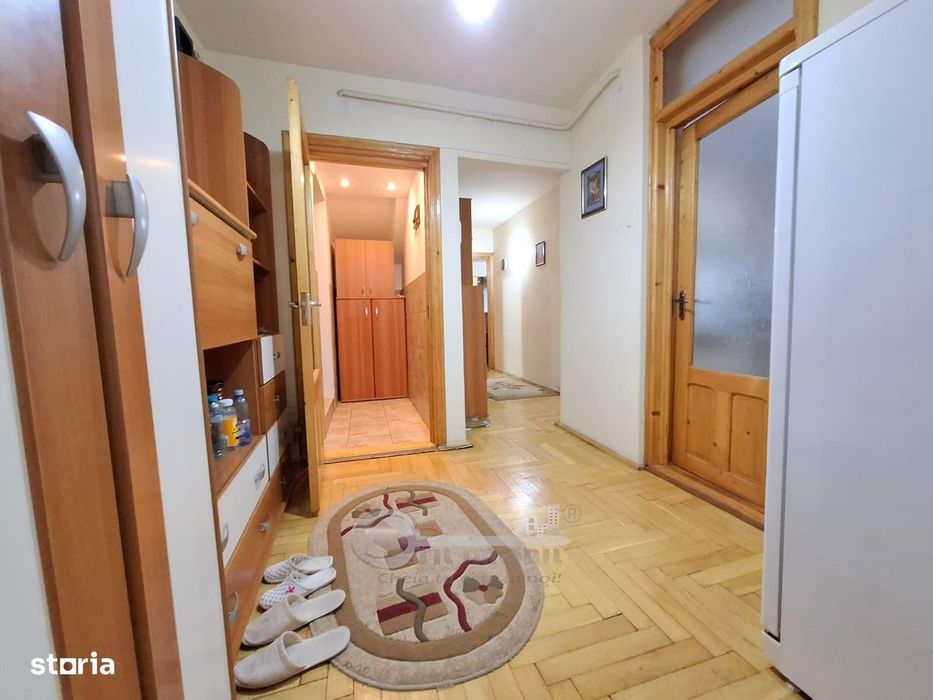 Apartament 3 camere decomandat, Nicolina, baie cu geam — fotografia 3