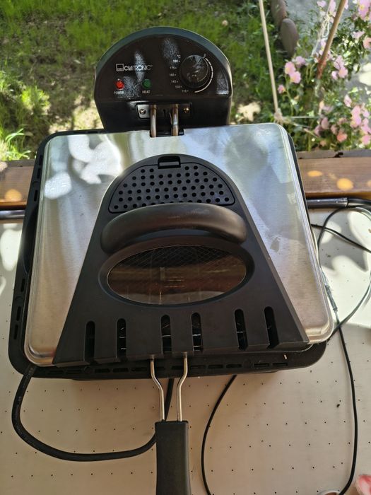 Fripteuza Clatronic gri 2000w 4l
