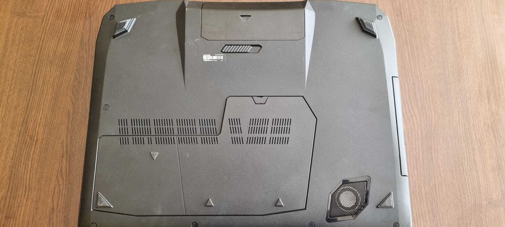 Лаптоп ASUS ROG G750JW-T4031