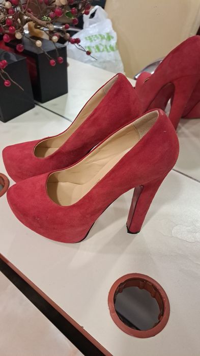 Елетантни обувки на ток