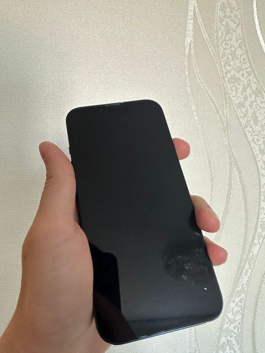 Продам айфон 13