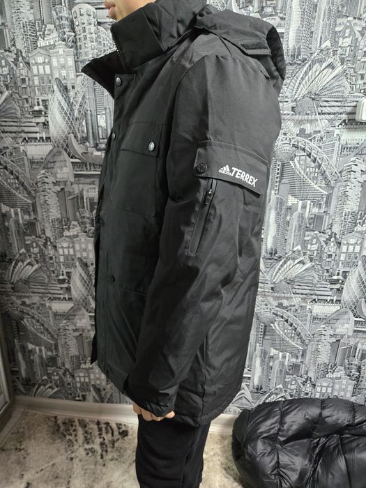 Продам зимние куртки