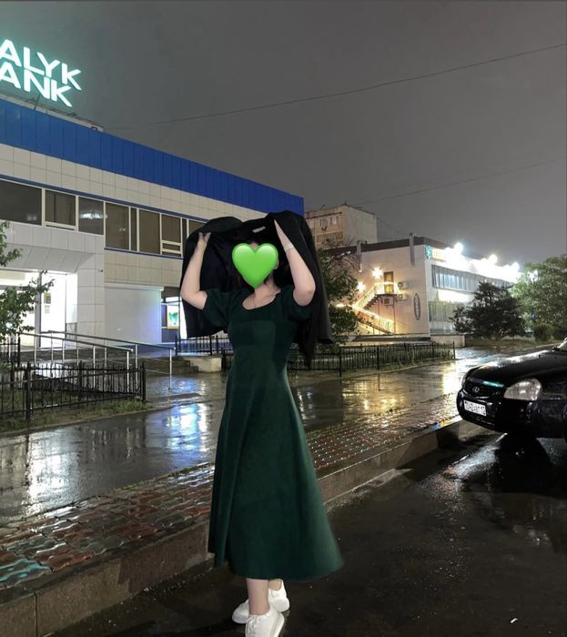 Зеленое Вечернее платье