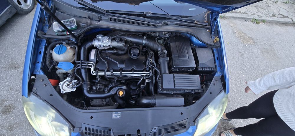 Продавам Golf 5 1.9 TDI 105k.