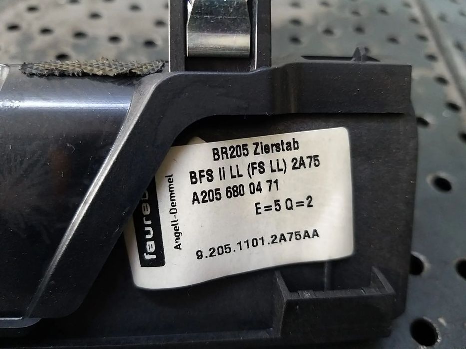 Ornament trim bord mercedes c class w205 a2056800471