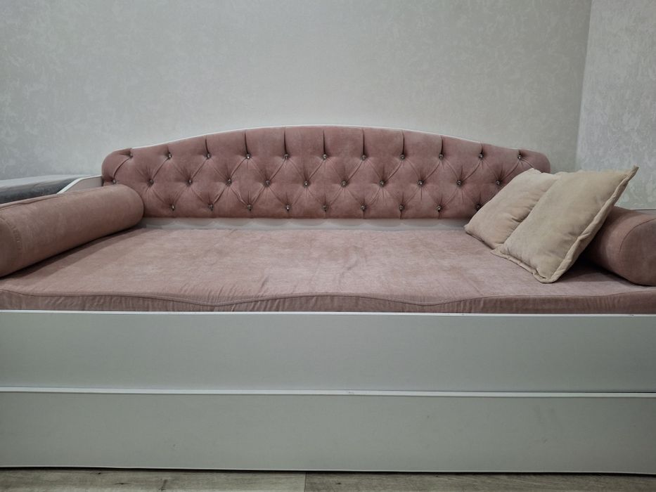 Продам  подростковый диван