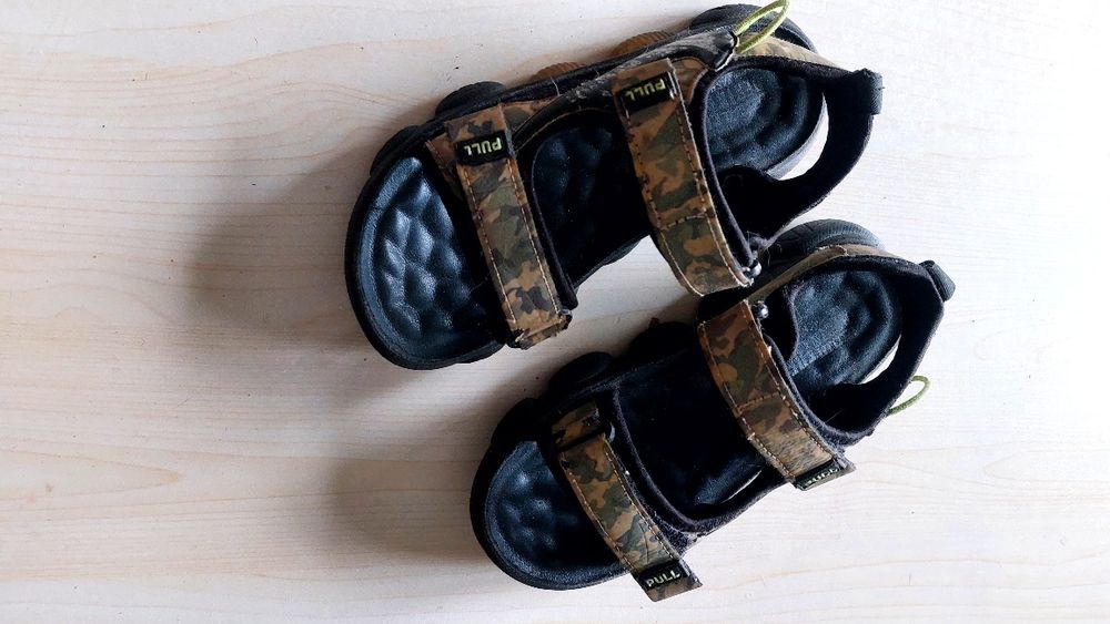 Сандали и макасы