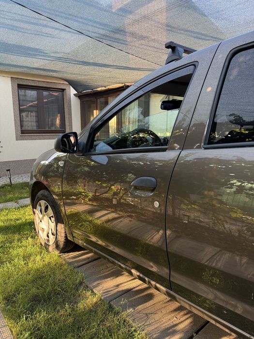 Dacia Logan, 0.9 an 2018 benzina, 94.000 km
