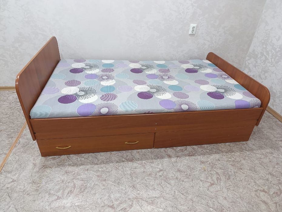 Отдам даром кровать