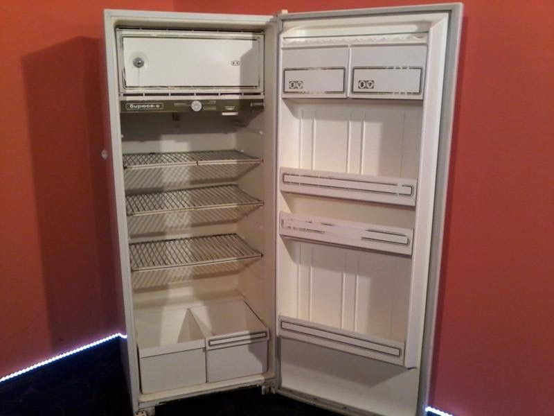 Продам холодильник с доставкой