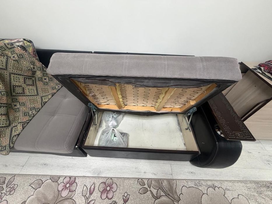 Продам диван складной большой