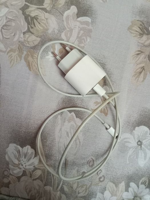 Зарядка для айфона