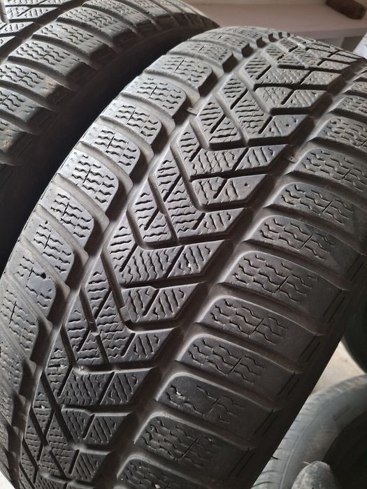 2  Anvelope  de iarnă  255 45 r19 Pirelli