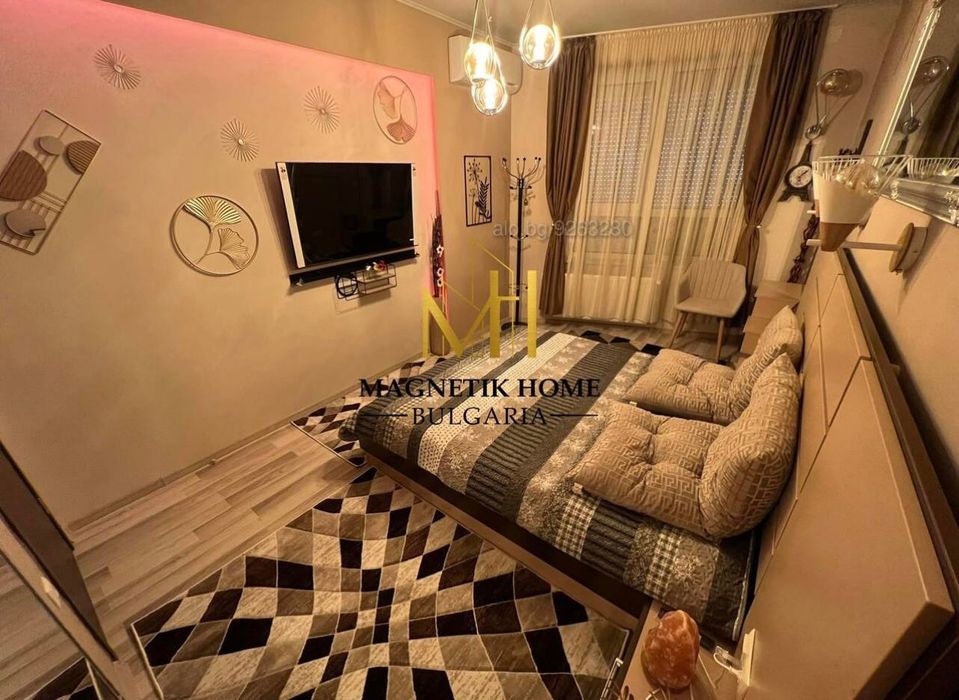 Луксозен тристаен апартамент с паркомясто и панорама в ”Central Park”