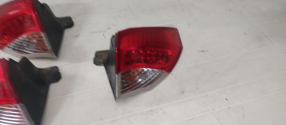 Lampa stânga și dreapta aripi  laguna 3