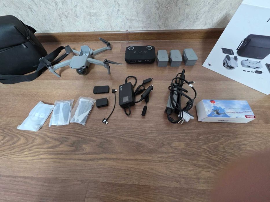 Дрон DJI Mavic Air 2 Fly More Combo