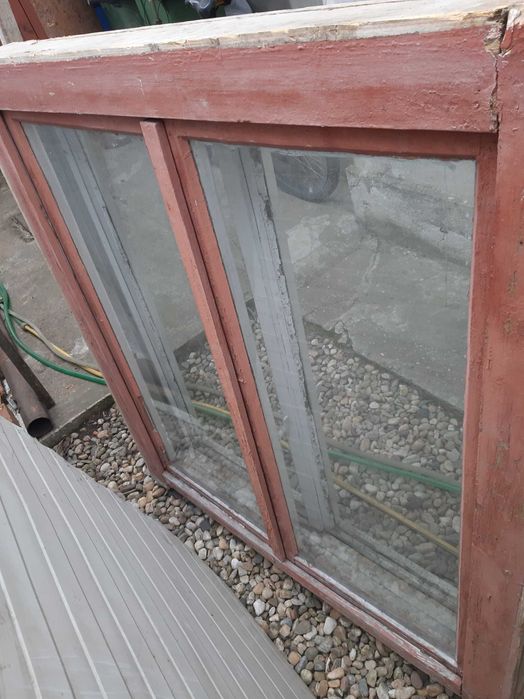 ferestre lemn geamuri