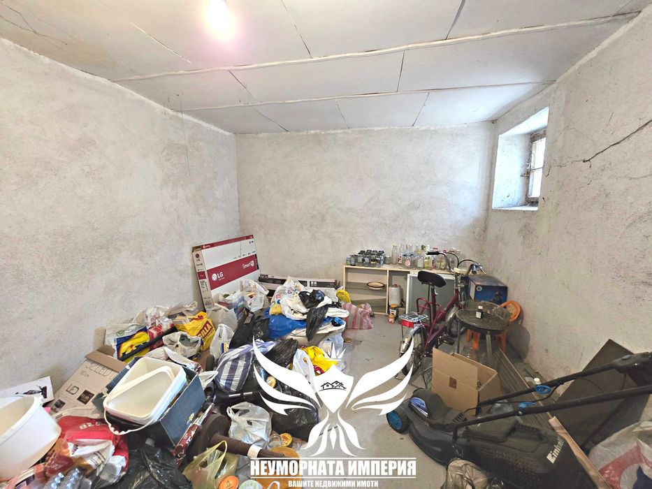 Продавам двуетажна къща РЗП 364кв. с 313кв.м. двор в гр.Асеновград