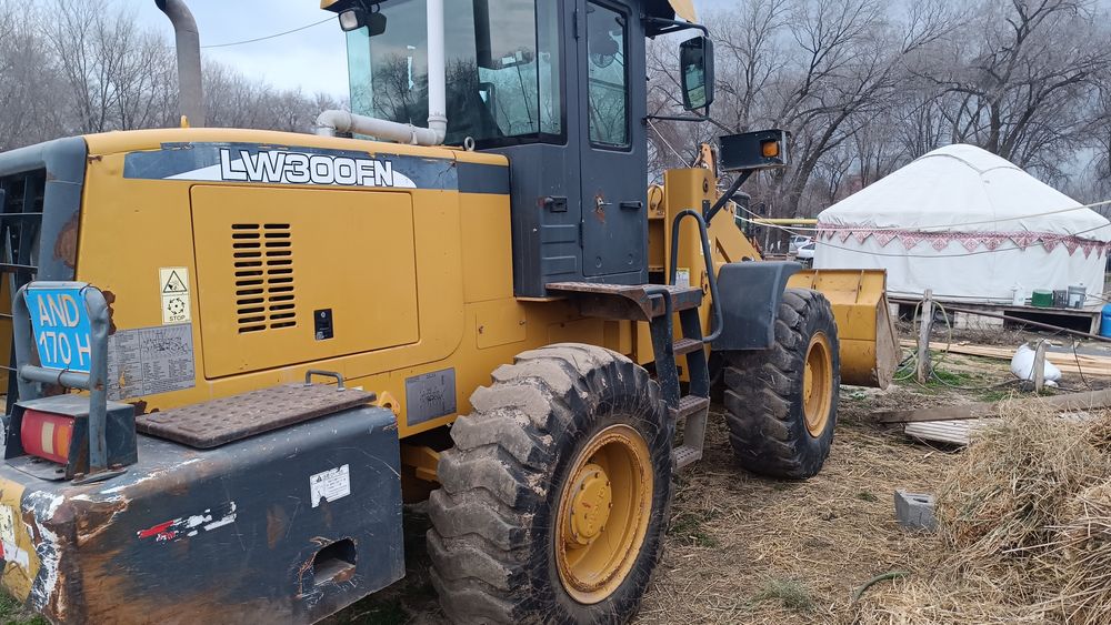 Продам Пронтальный Погрузчик 2014г