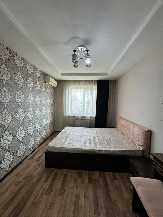 Шота Руставели Рядом Гостиница Россия и Метро Айбек