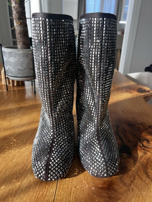 Боти Zara чисто нови